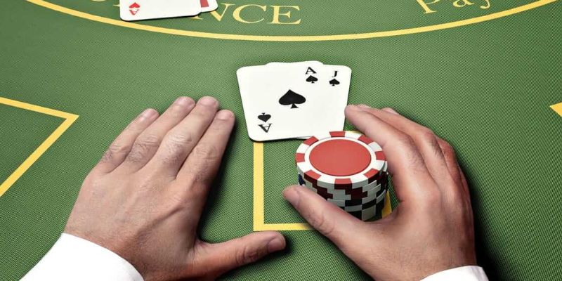 Điểm tổng của Dealer trong game bài Xì Dách không vượt quá 21